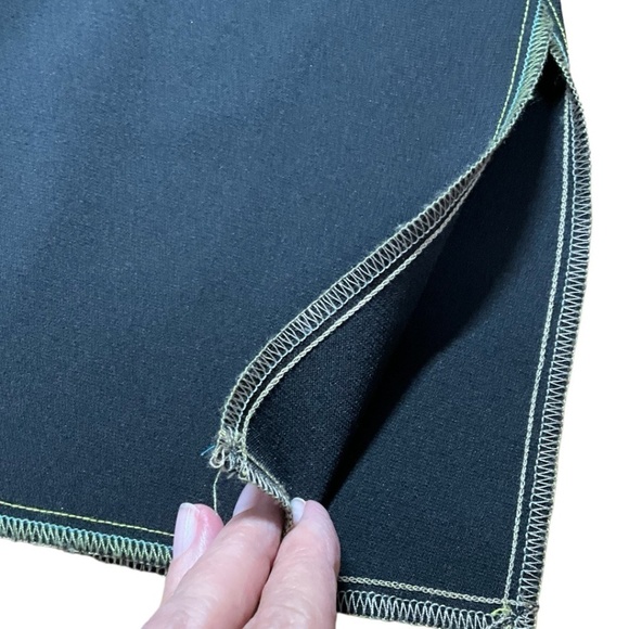 LINDA LUNDSTROM Black Poly / Lycra Stretch Long Sleeve Top Contrast Stitch Sz 12 - Picture 9 of 13